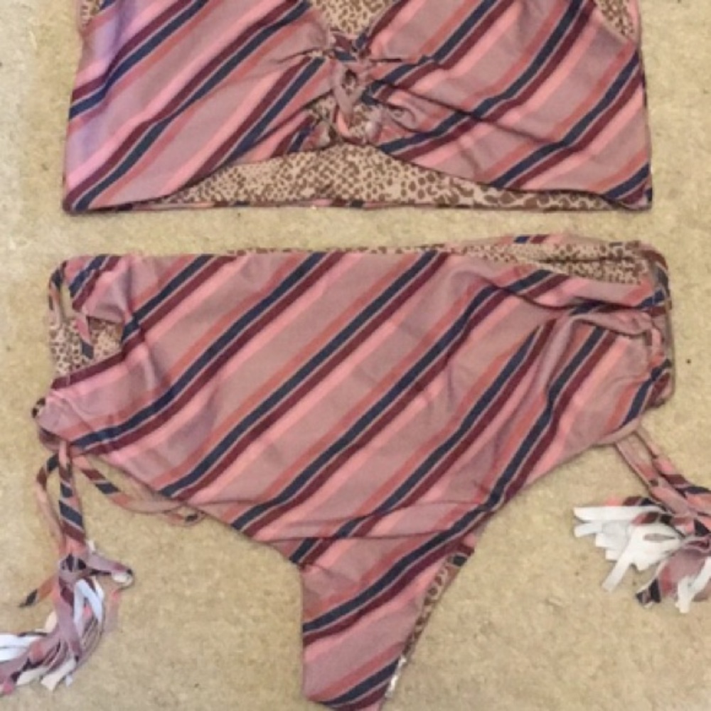 Acacia bottoms